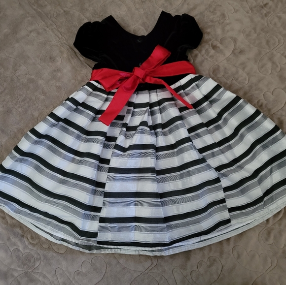 3 for $15 - Girls dress- Christmas - Picture 2 of 3